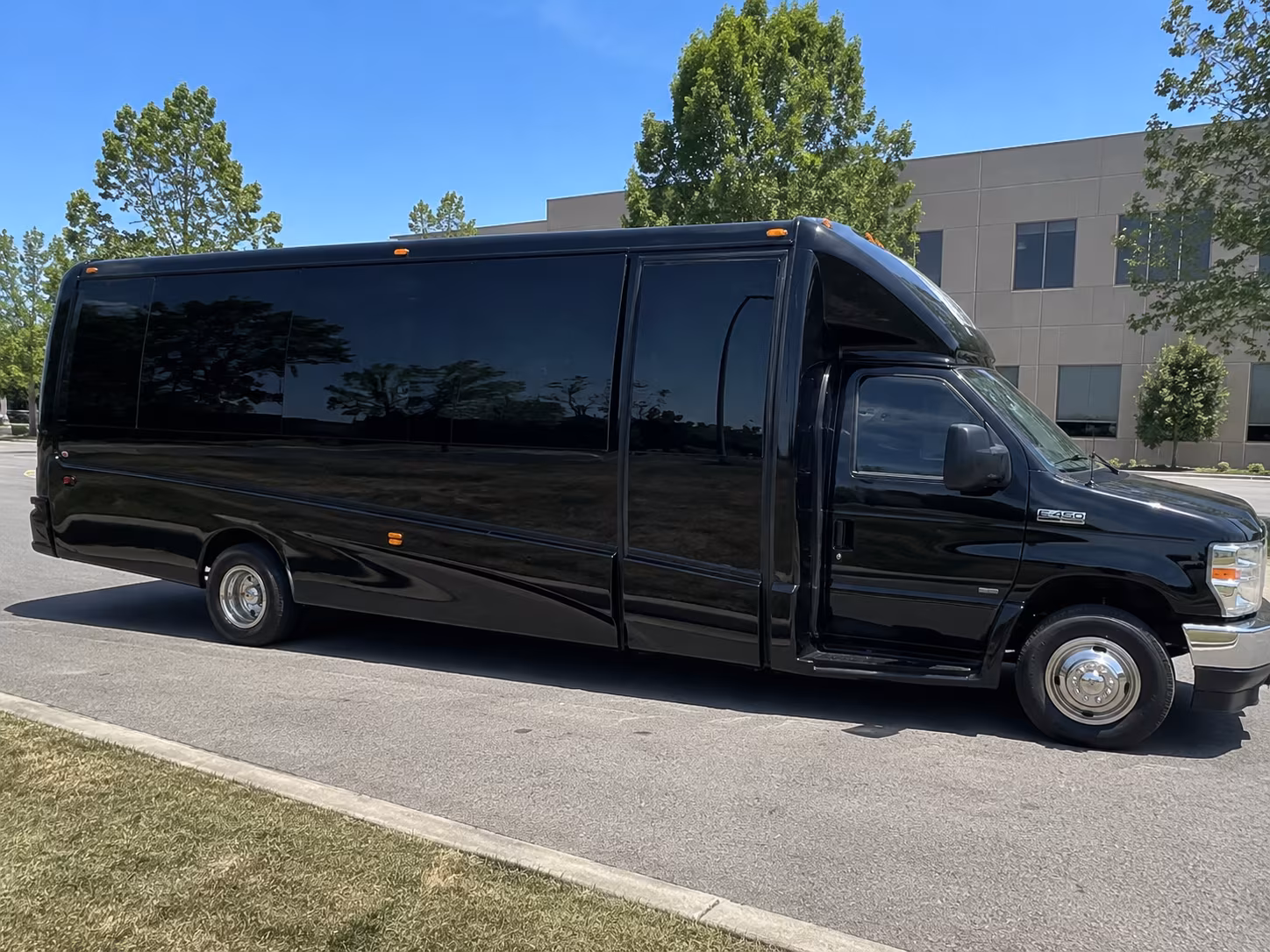 knoxville military ball ceremony and veterans group transportation