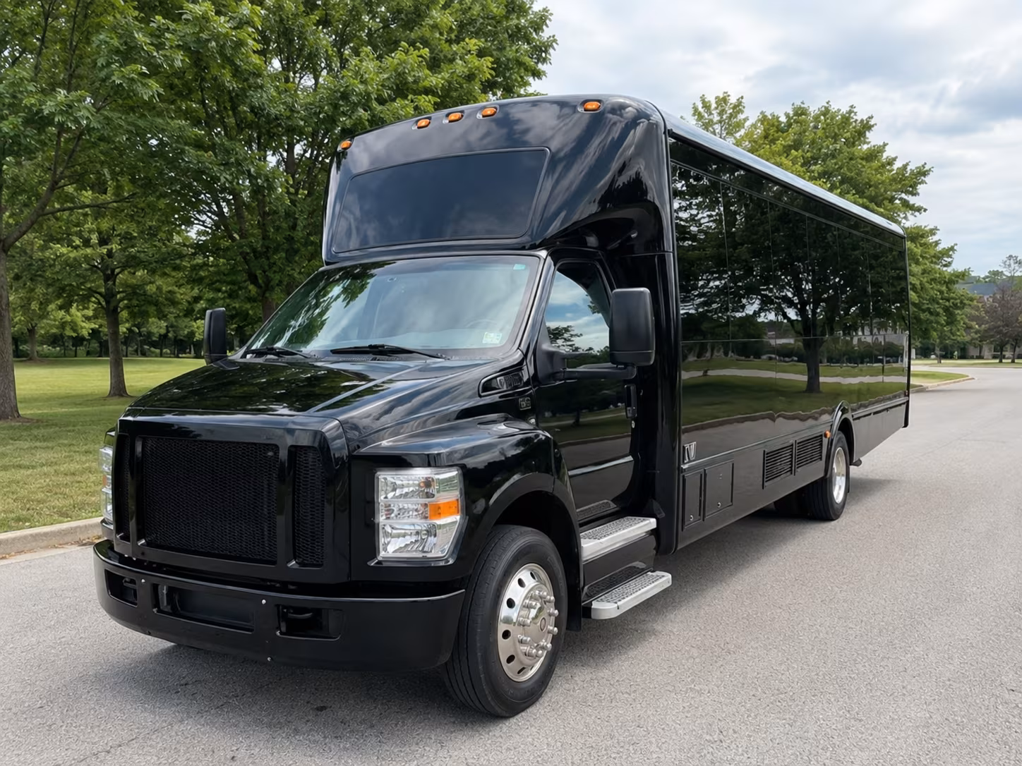 rent a knoxville prom party bus or charter bus today