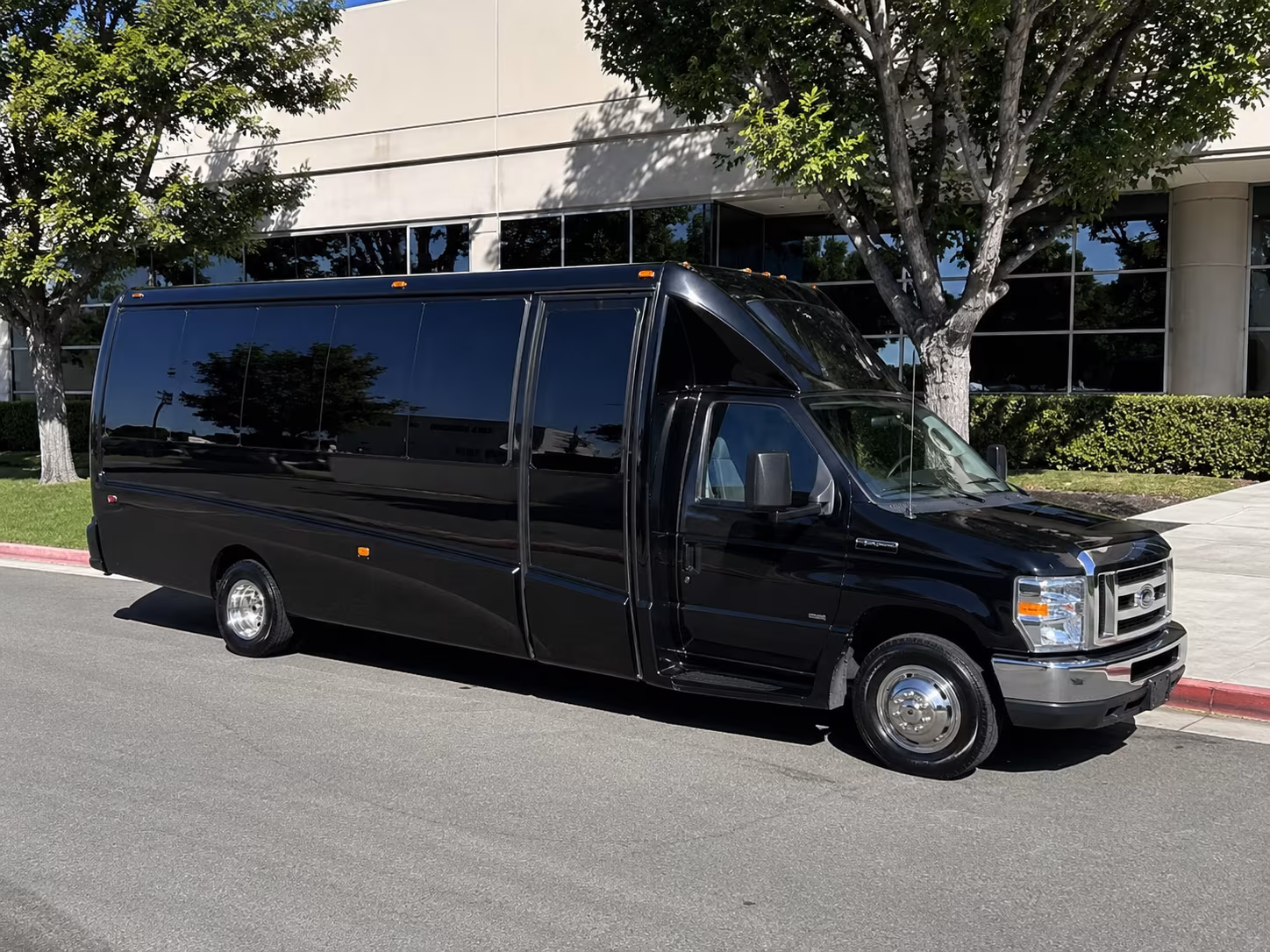 why book winery and brewery tours through knoxvilleshuttlebusrentals com